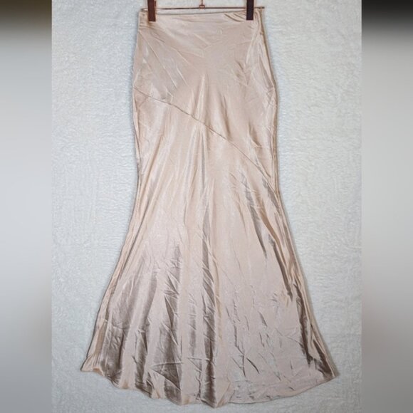 Dresses & Skirts - NWT Aqua Cream Maxi Satin Skirt (Issue) Reflecting The Price , See Photo